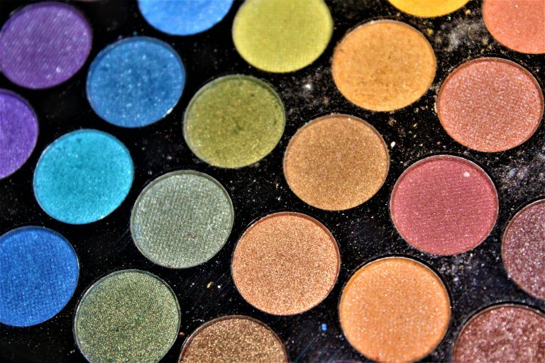 Makeup Magic: Transform Your Look with These Pro Tips